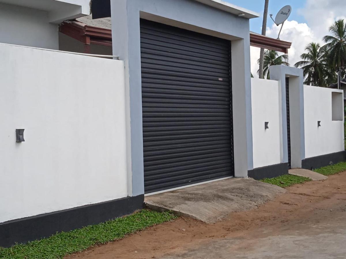Queens Airport Residence Negombo Exterior photo