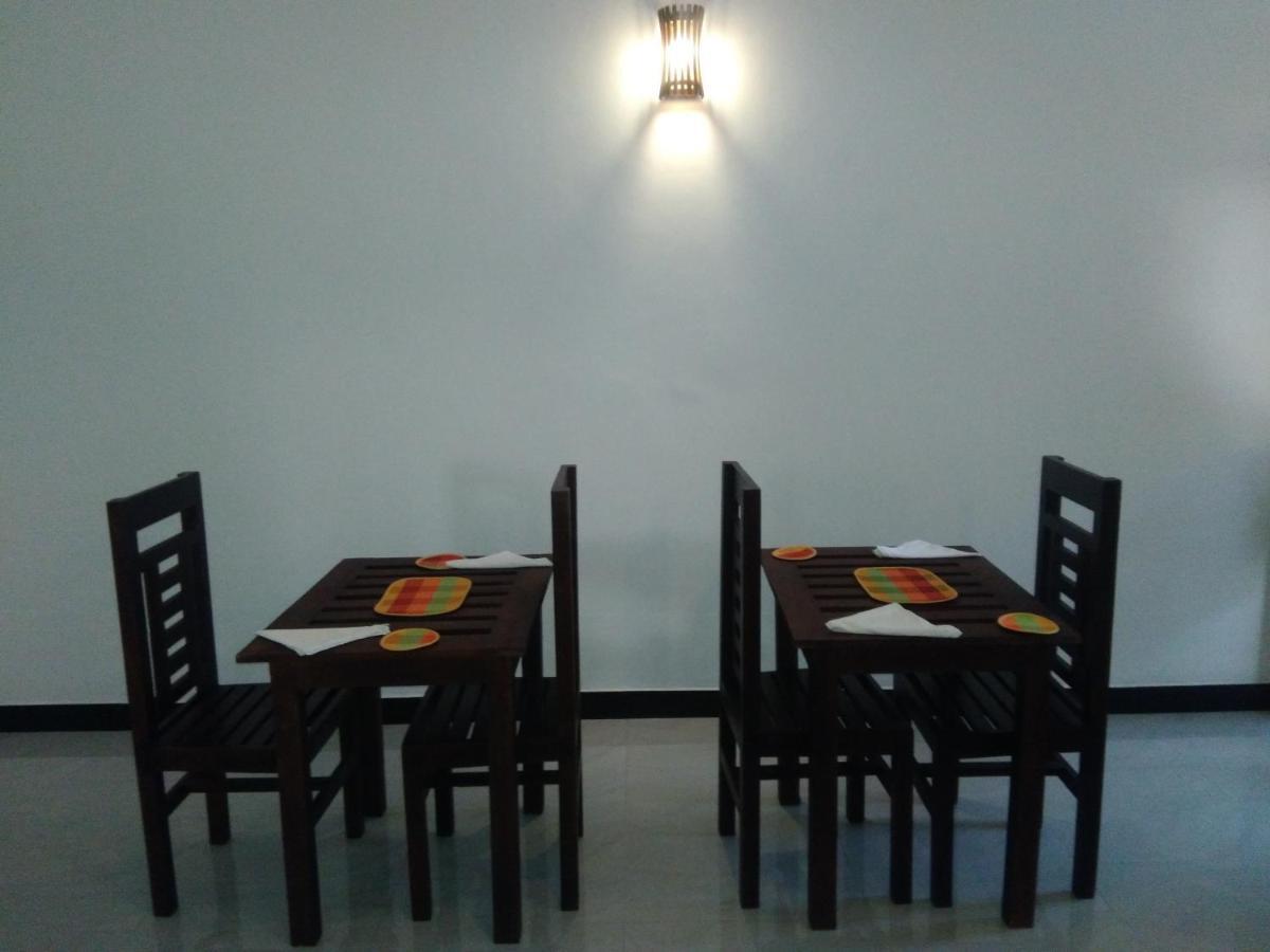 Queens Airport Residence Negombo Exterior photo